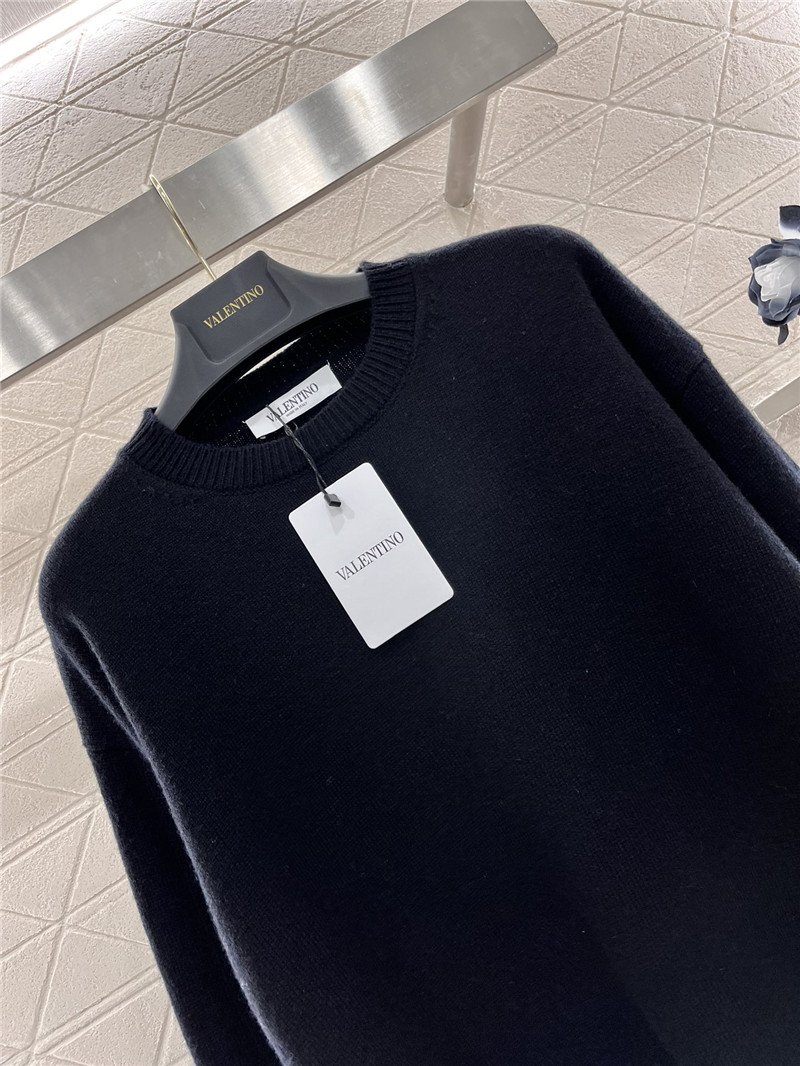 Va1e*ntin0 rose-appliqué cuffs knit sweater black