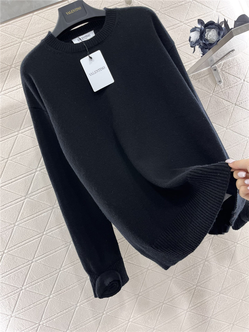 Va1e*ntin0 rose-appliqué cuffs knit sweater black