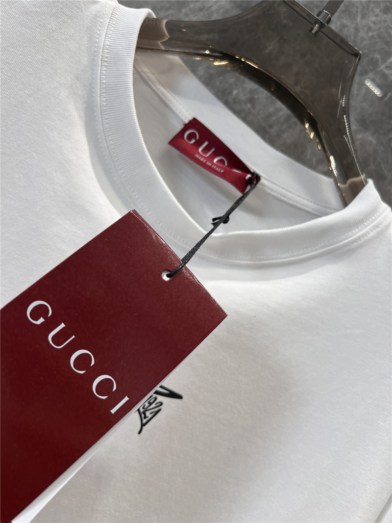 Gucci crew neck long sleeve T-shirt replica d&g clothing