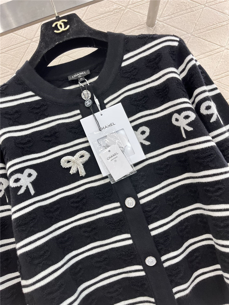 Ch**el bow intarsia striped cardigan black/white