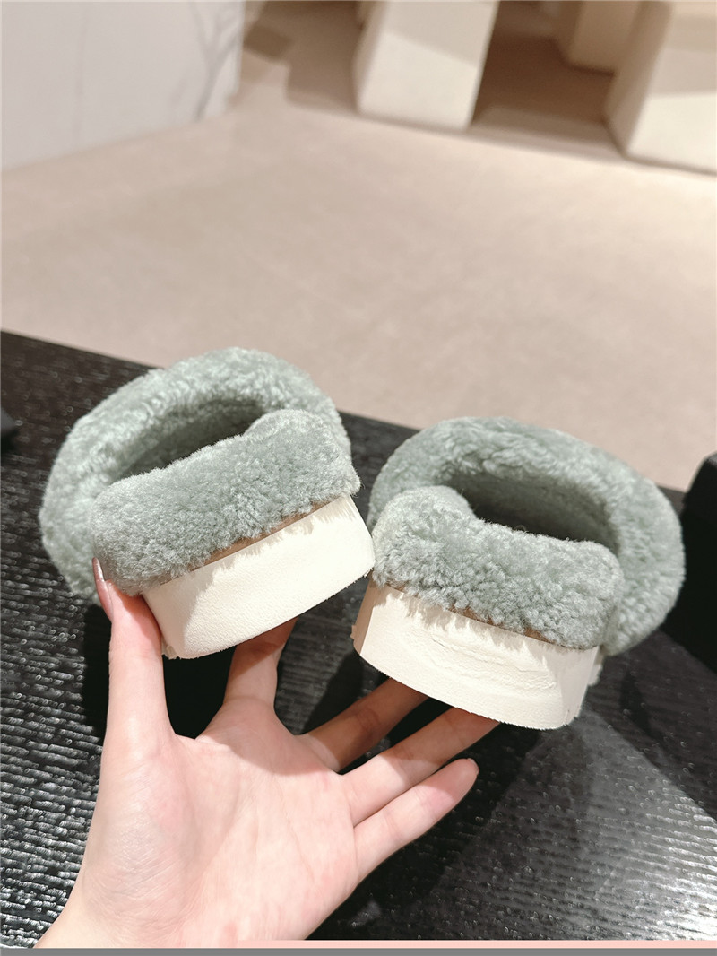 Ch**el green wool home slide slippers