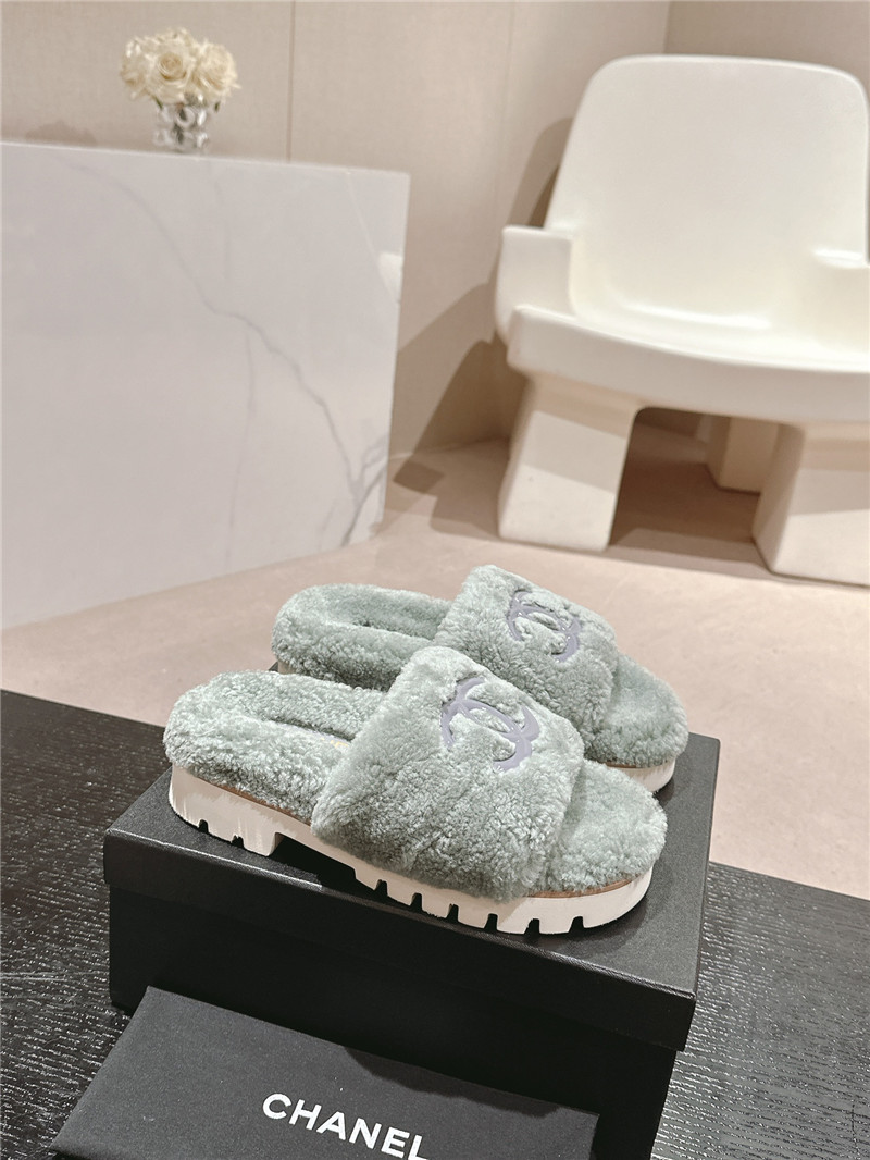 Ch**el green wool home slide slippers