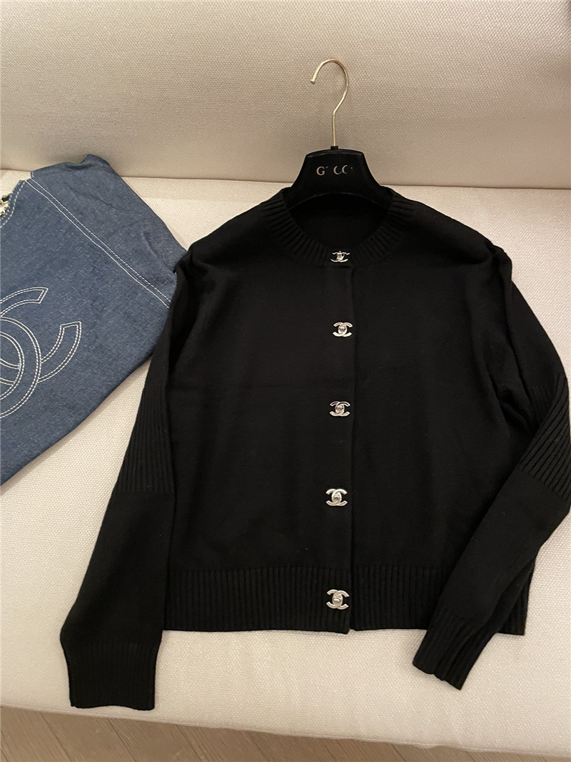 Chanel Trunlocks Crop Cardigan Black