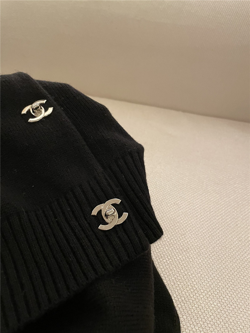 Chanel Trunlocks Crop Cardigan Black