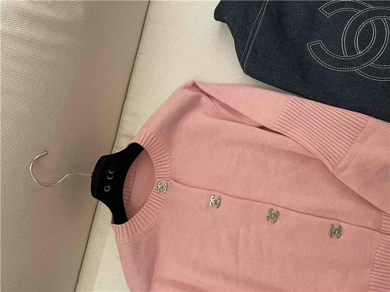 Chanel Trunlocks Crop Cardigan Pink