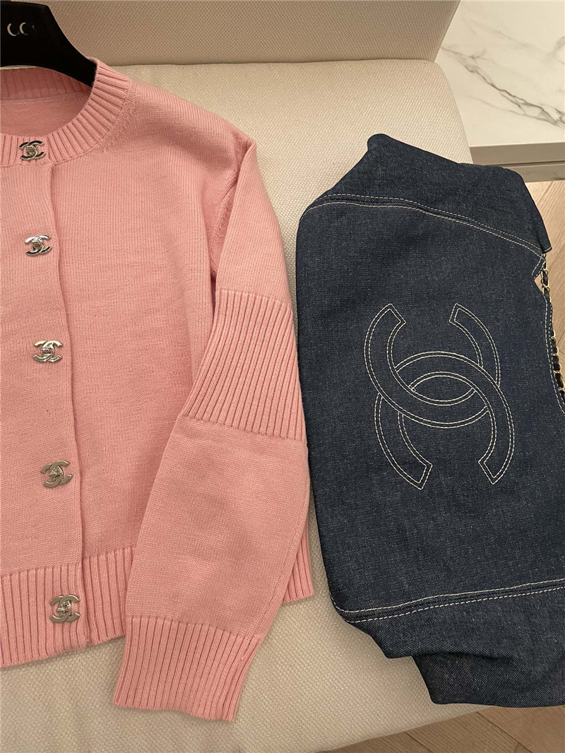 Chanel Trunlocks Crop Cardigan Pink