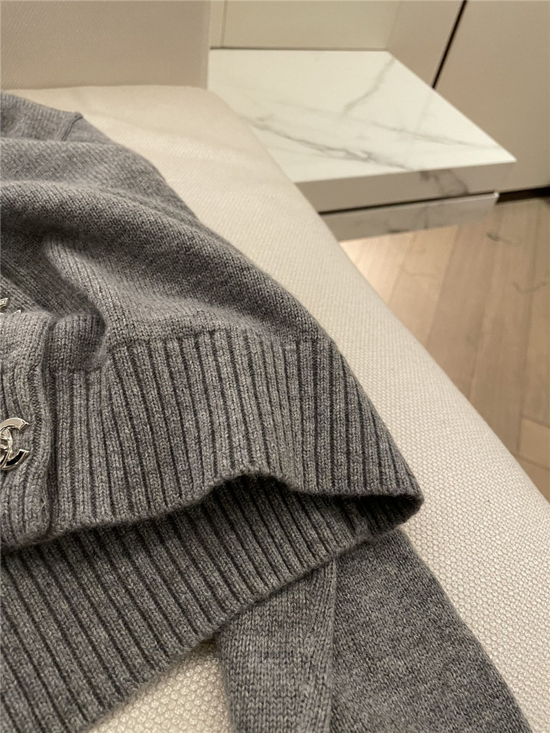 Ch**el trunlocks crop cardigan grey