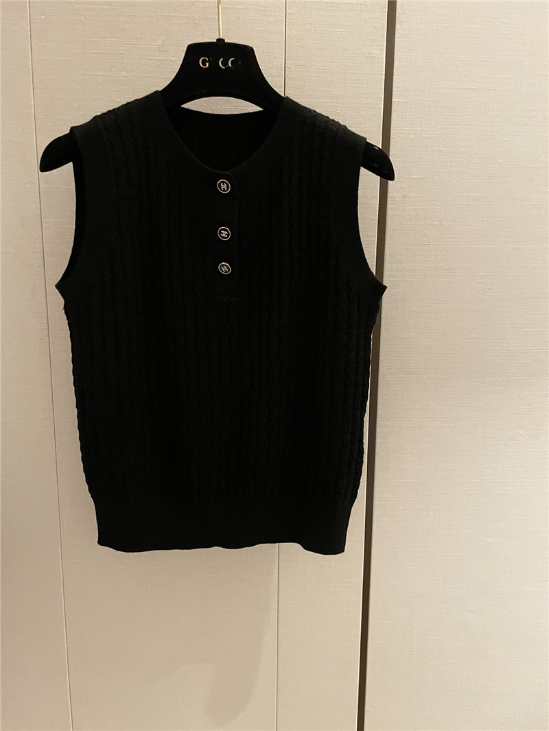 Ch**el buttons texture knitted vest black
