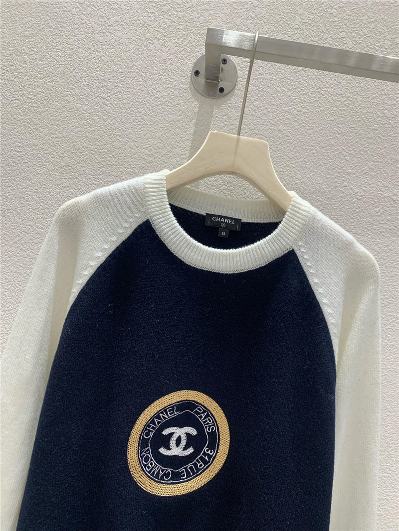 Ch**el embroidery raglan sleeves knitwear white/black