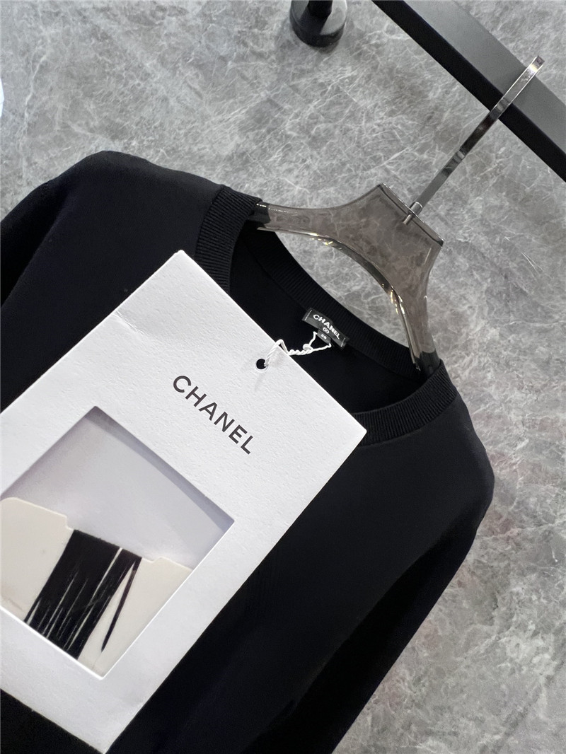 Ch**el crop crew-neck ribbed cardigan black