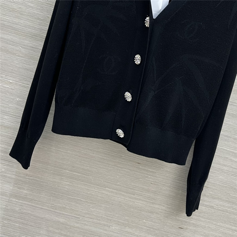 Ch**el crop jacquard v-neck cardigan black