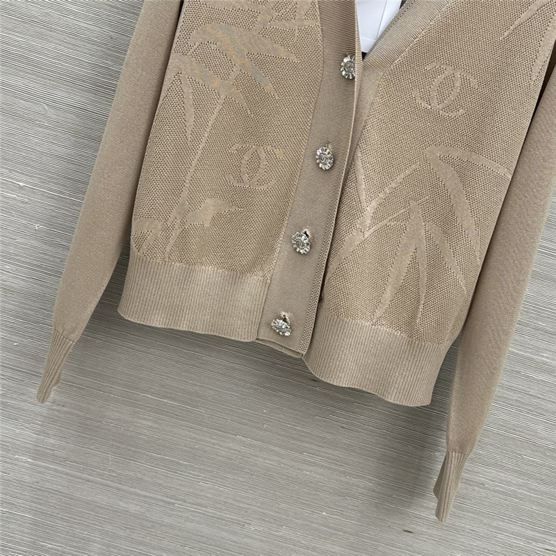 Ch**el crop jacquard v-neck cardigan beige