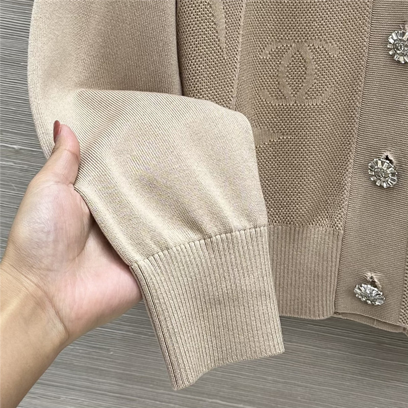 Ch**el crop jacquard v-neck cardigan beige