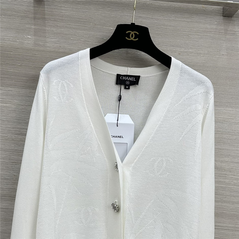 Ch**el crop jacquard v-neck cardigan white