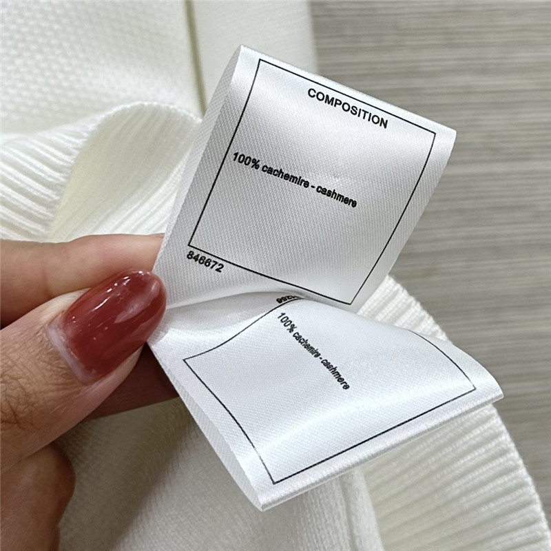 Ch**el crop jacquard v-neck cardigan white