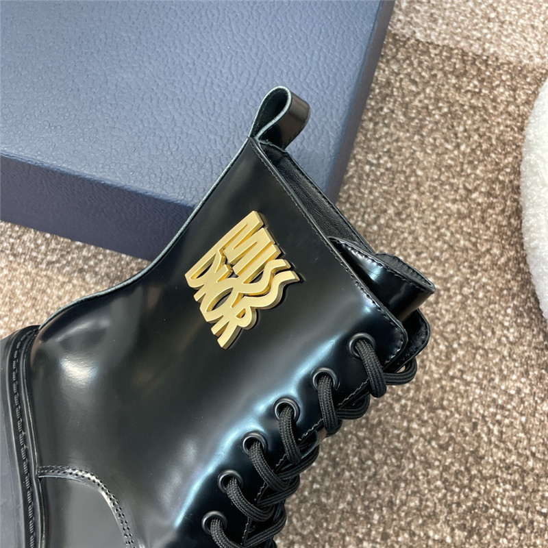 D10r logo patent leather lace-up boots