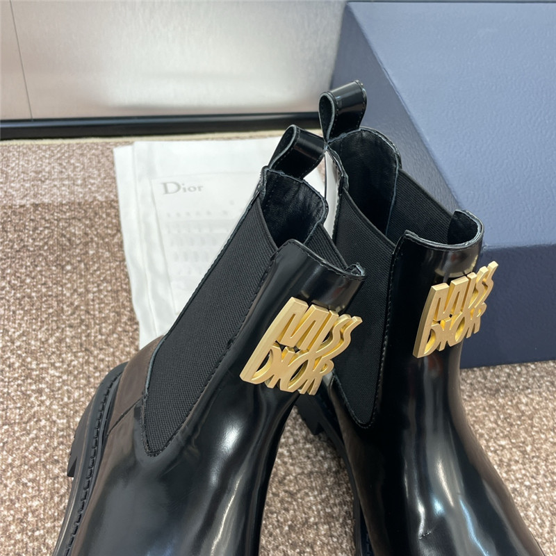 D10r patent leather chelsea boots