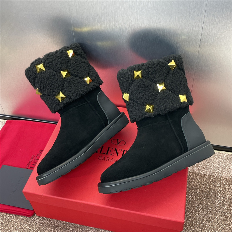 Va1e*ntin0 shearling studs suede leather ankle boots