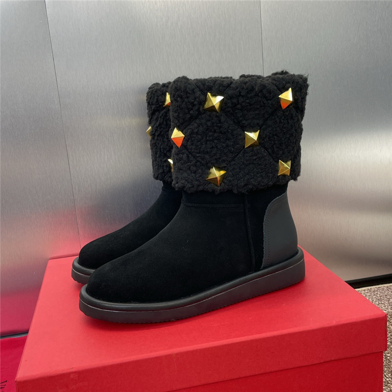 Va1e*ntin0 shearling studs suede leather ankle boots