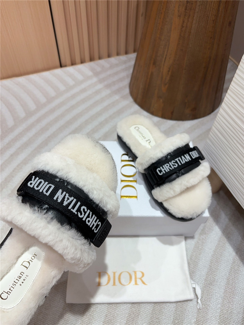 D10r evolution slides in black/white quilted leather & fur