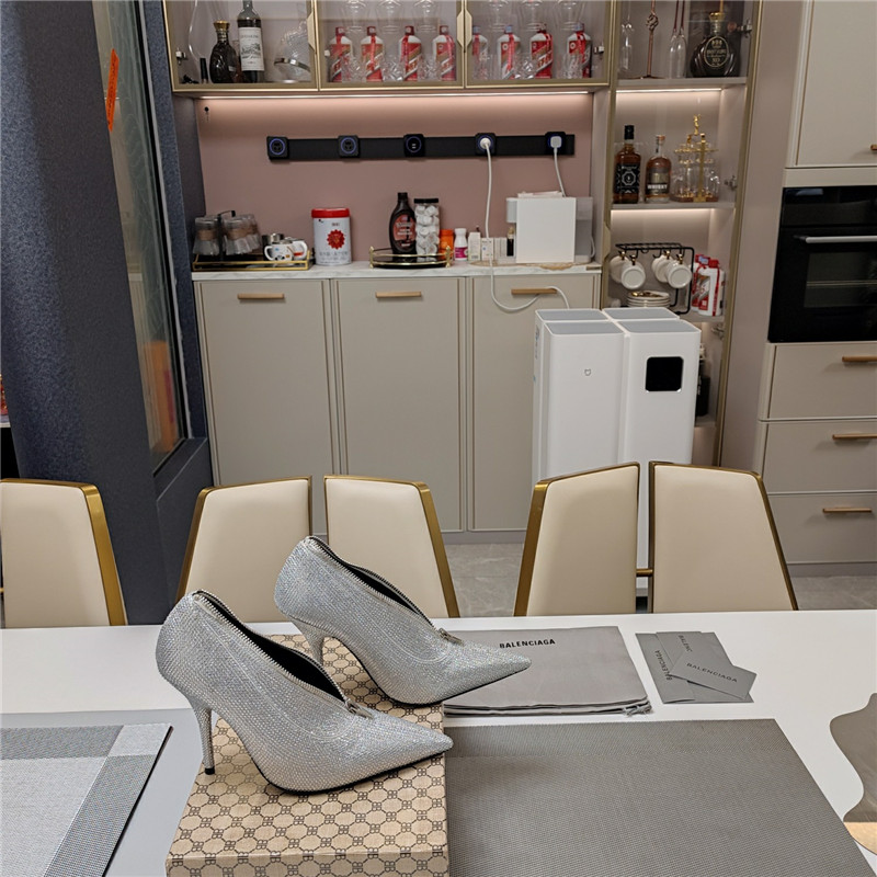 ba1en*iaga high heels Marg*e1a replica shoes