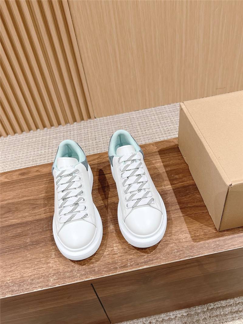 a1exa*der Mcqv*en women’s oversized sneakers