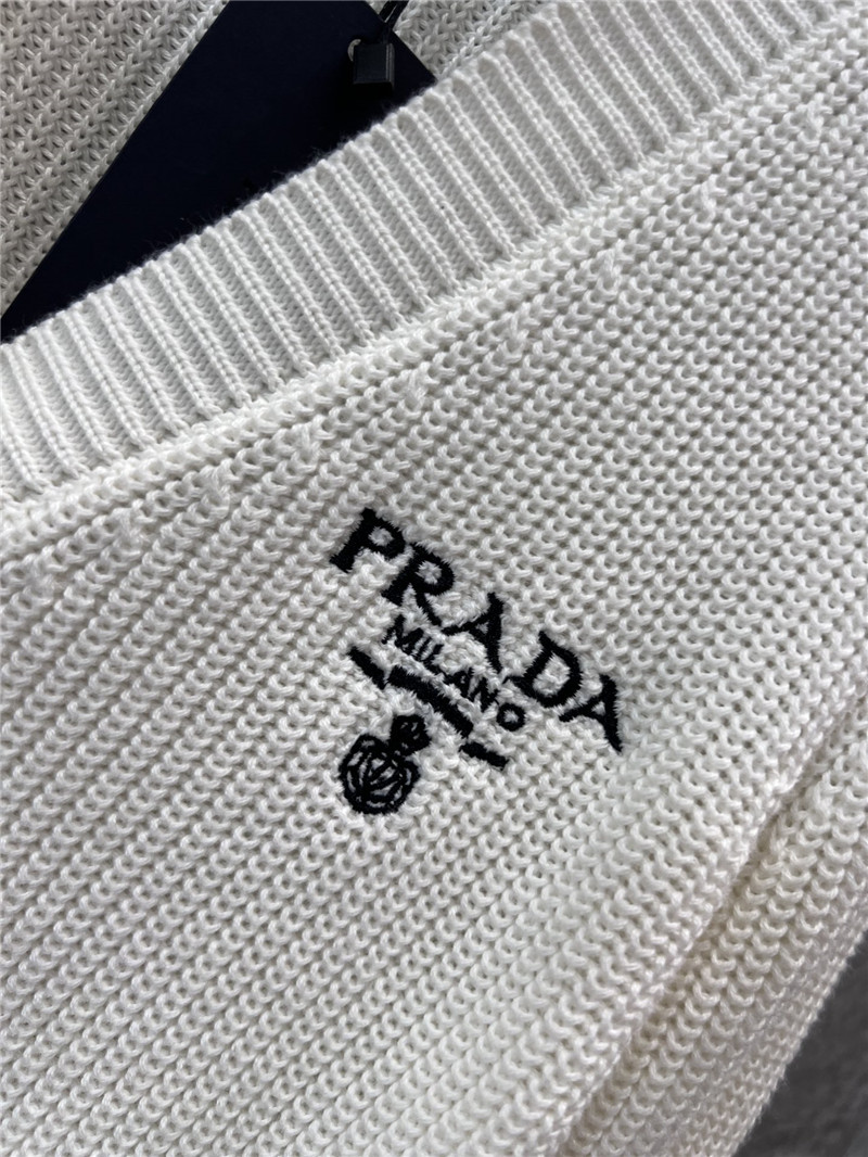 Pra*a logo-intarsia v-neck rib cardigan white