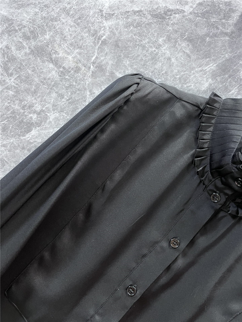 l0vis Vvtt0n lv pleated lace collar silk shirt replica clothes