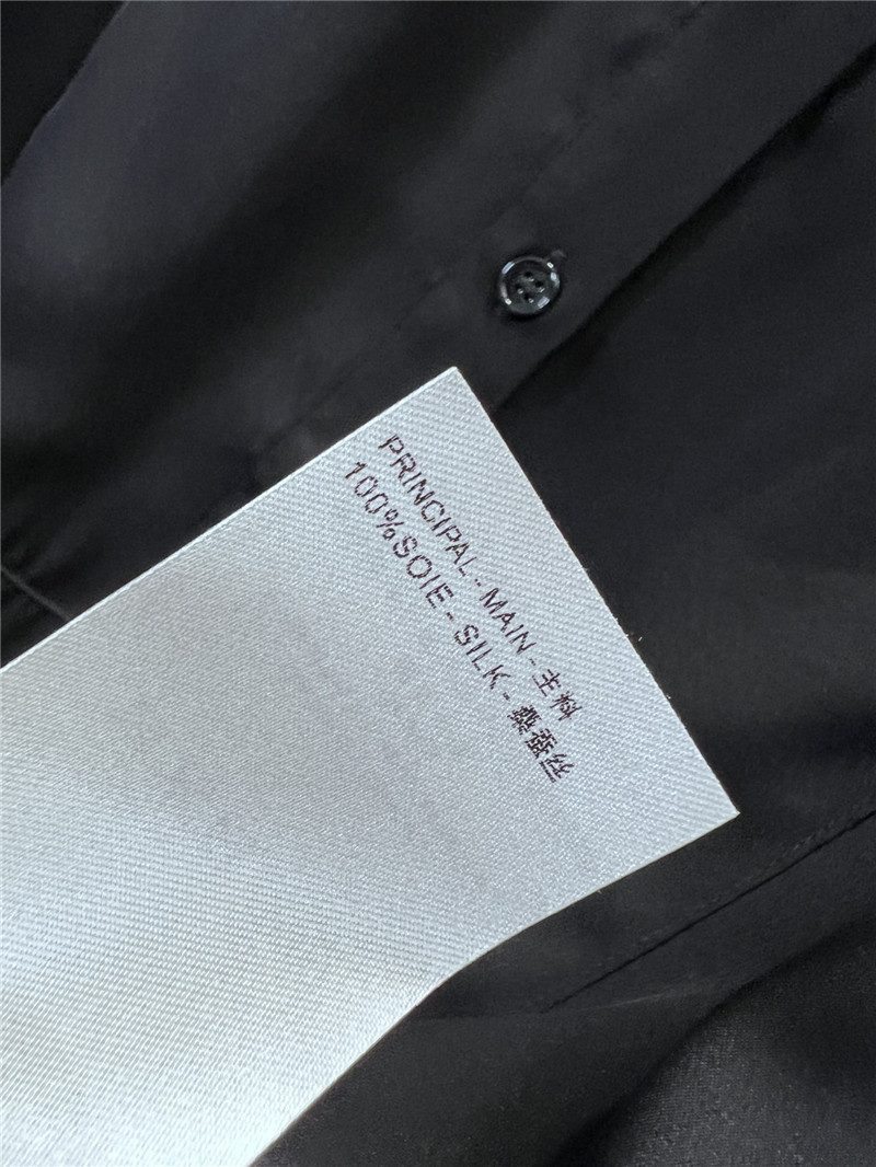 l0vis Vvtt0n lv pleated lace collar silk shirt replica clothes