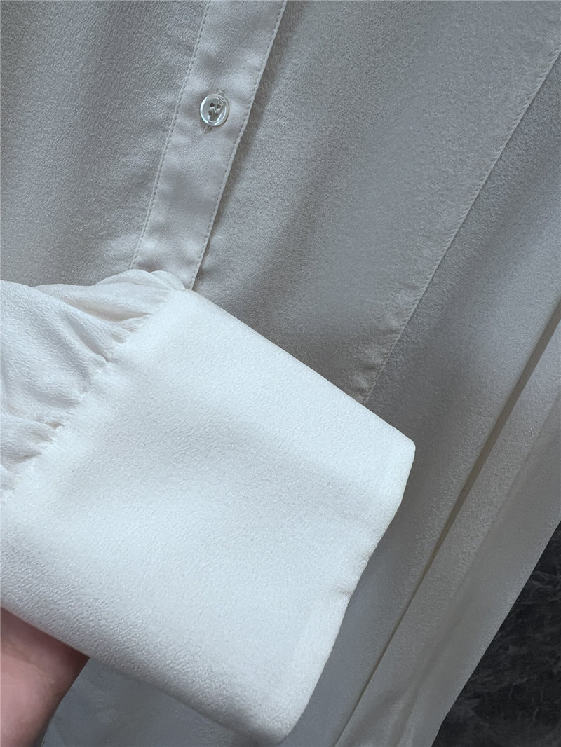 l0vis Vvtt0n lv pleated lace collar silk shirt replica clothes