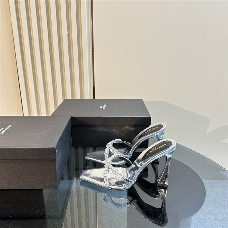 Y51 liz mules in silver calfskin with rhinestones