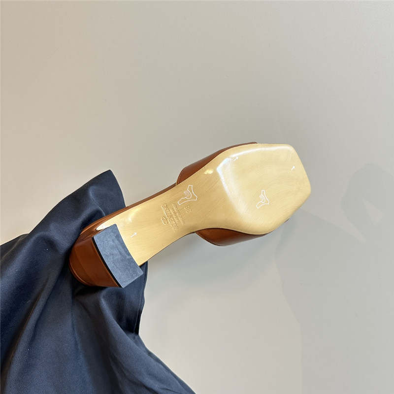 Va1e*ntin0 vlogo locker mules in almond pattern leather