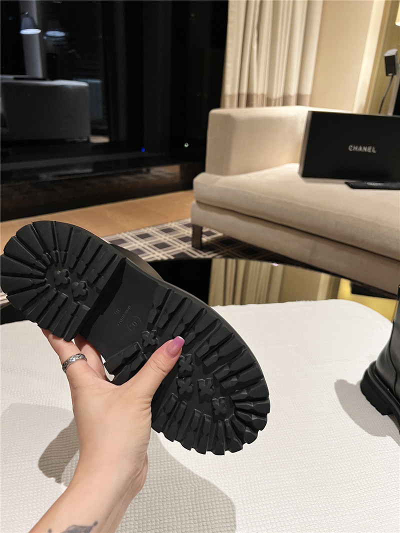 Ch**el women’s knight martin boots