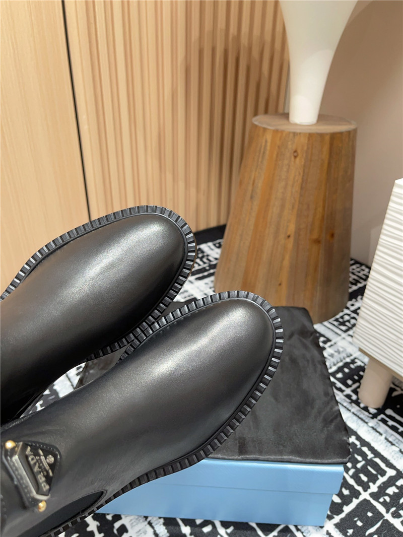 Pra*a logo leather chelsea boots