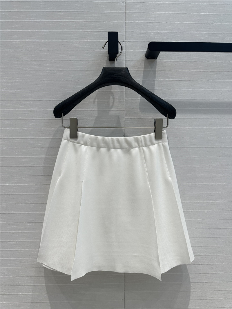 D10r slit skirt