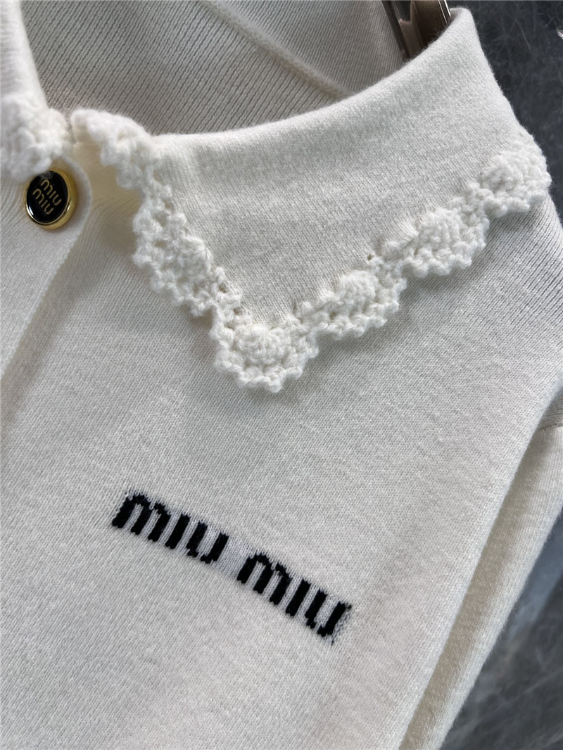 Miu Miu Logo-Intarsia Lace Lapel Cardigan in White