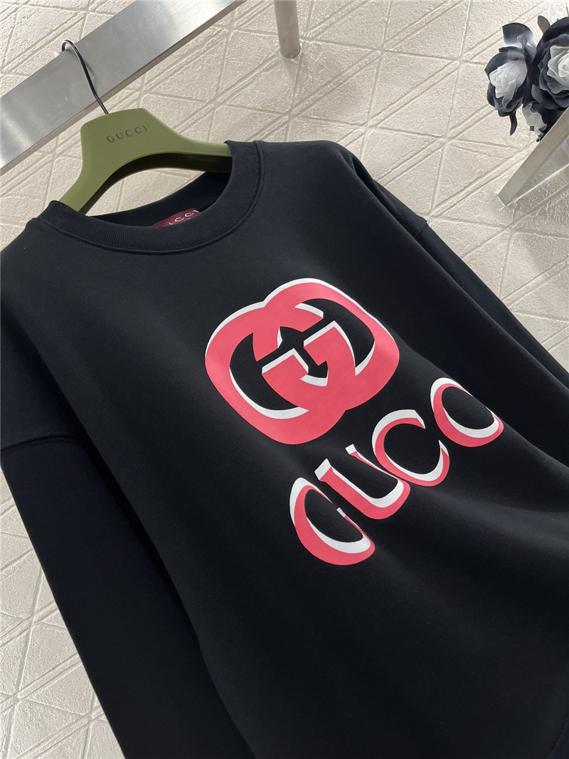 Gvc*1 logo printed sweatshirt in black/pink