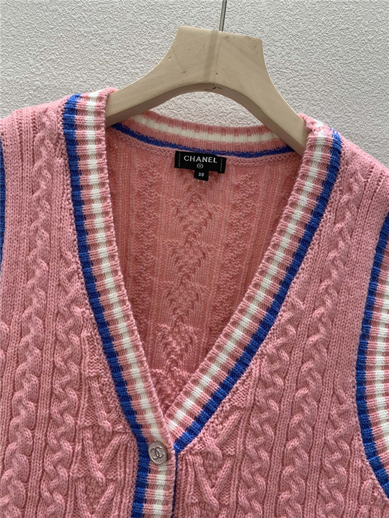Ch**el v-neck contrast cardigan vest in pink