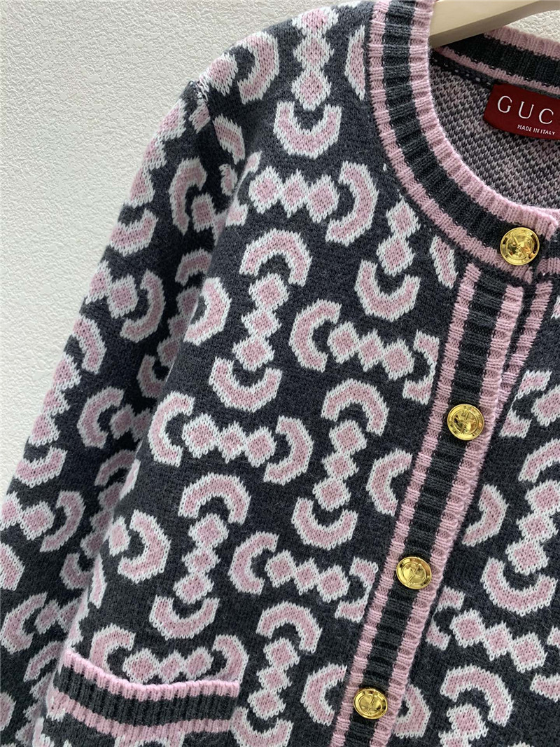 Gvc*1 oblique crewneck cardigan grey/pink