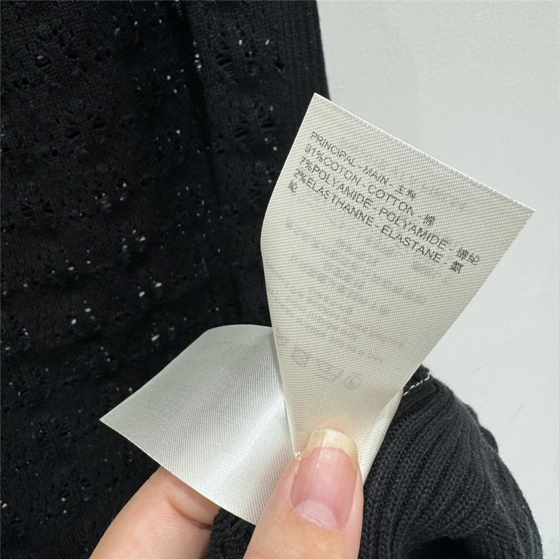 l0vis Vvtt0n lv off-shoulder knitted skirt