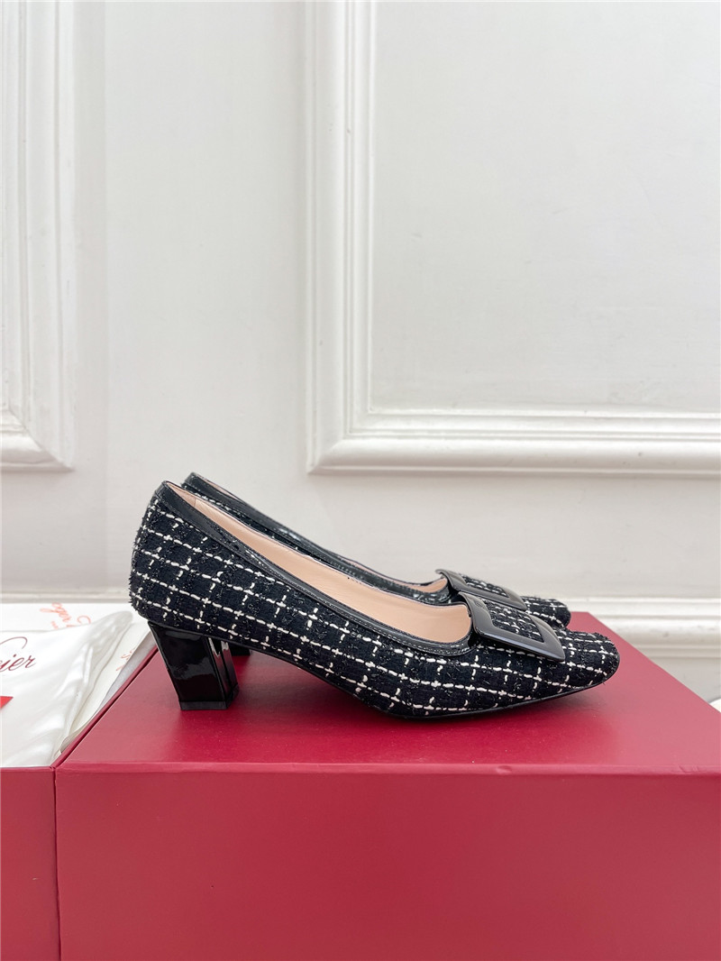 Roger Vivier Belle Vivier Pumps 4.5cm Black Patent Fabric