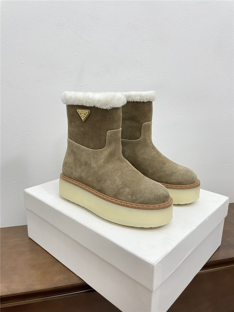 Pra*a triangle-logo platform brown suede snow boots