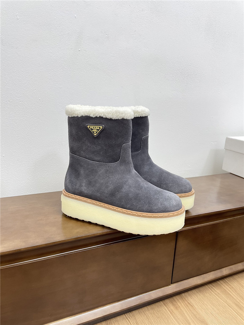 Pra*a triangle-logo platform suede snow boots