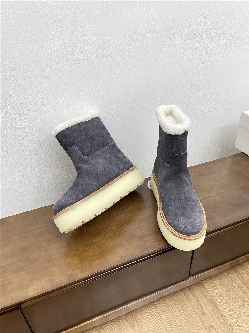 Pra*a triangle-logo platform suede snow boots