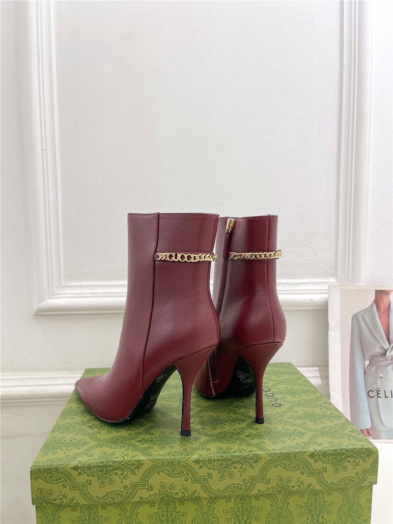 Gvc*1 women’s signoria ankle boots in burgundy