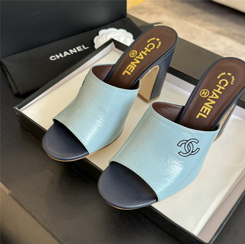 Ch**el blue pattern chunky heel mule sandals