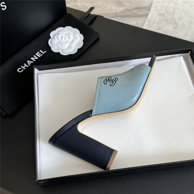 Ch**el blue pattern chunky heel mule sandals