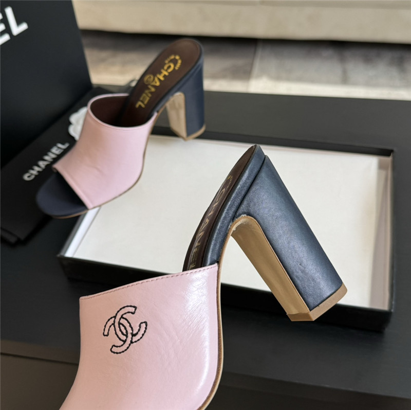 Ch**el pink pattern chunky heel mule sandals