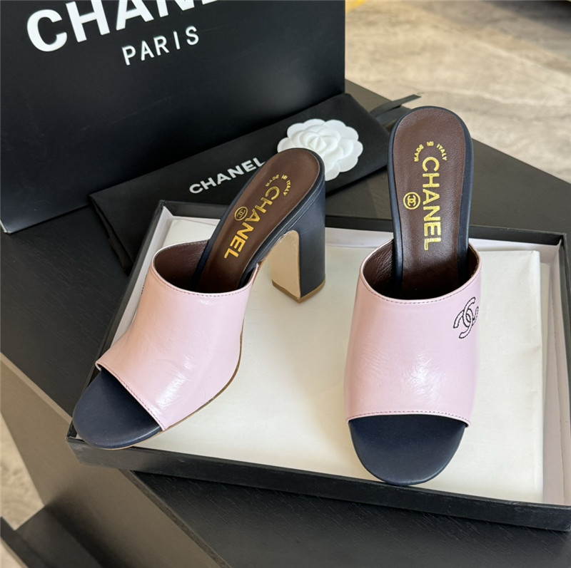 Ch**el pink pattern chunky heel mule sandals