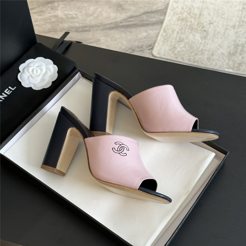 Ch**el pink pattern chunky heel mule sandals